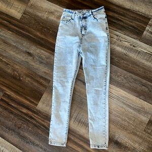 Chipre acid washed skinny jeans